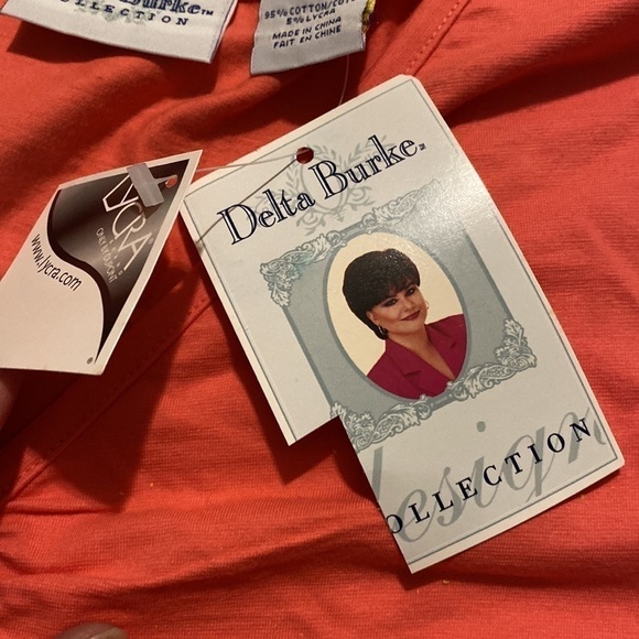 Delta  Burke Collection Salmon Mid Sleeve Women’s V Neck Top (Size 1X 18W - 20W) - Picture 5 of 8